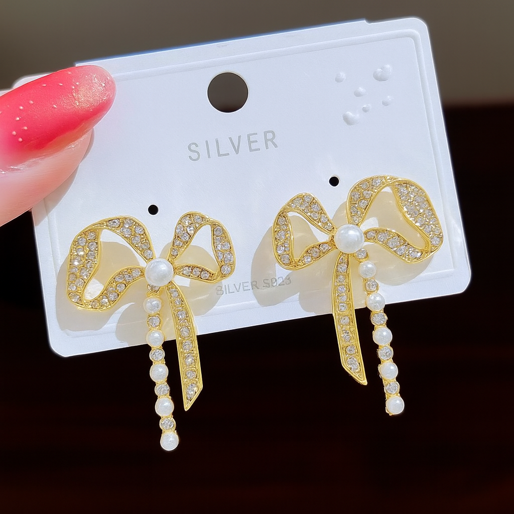 Femira Luxe Bow Shape Pearl Earring